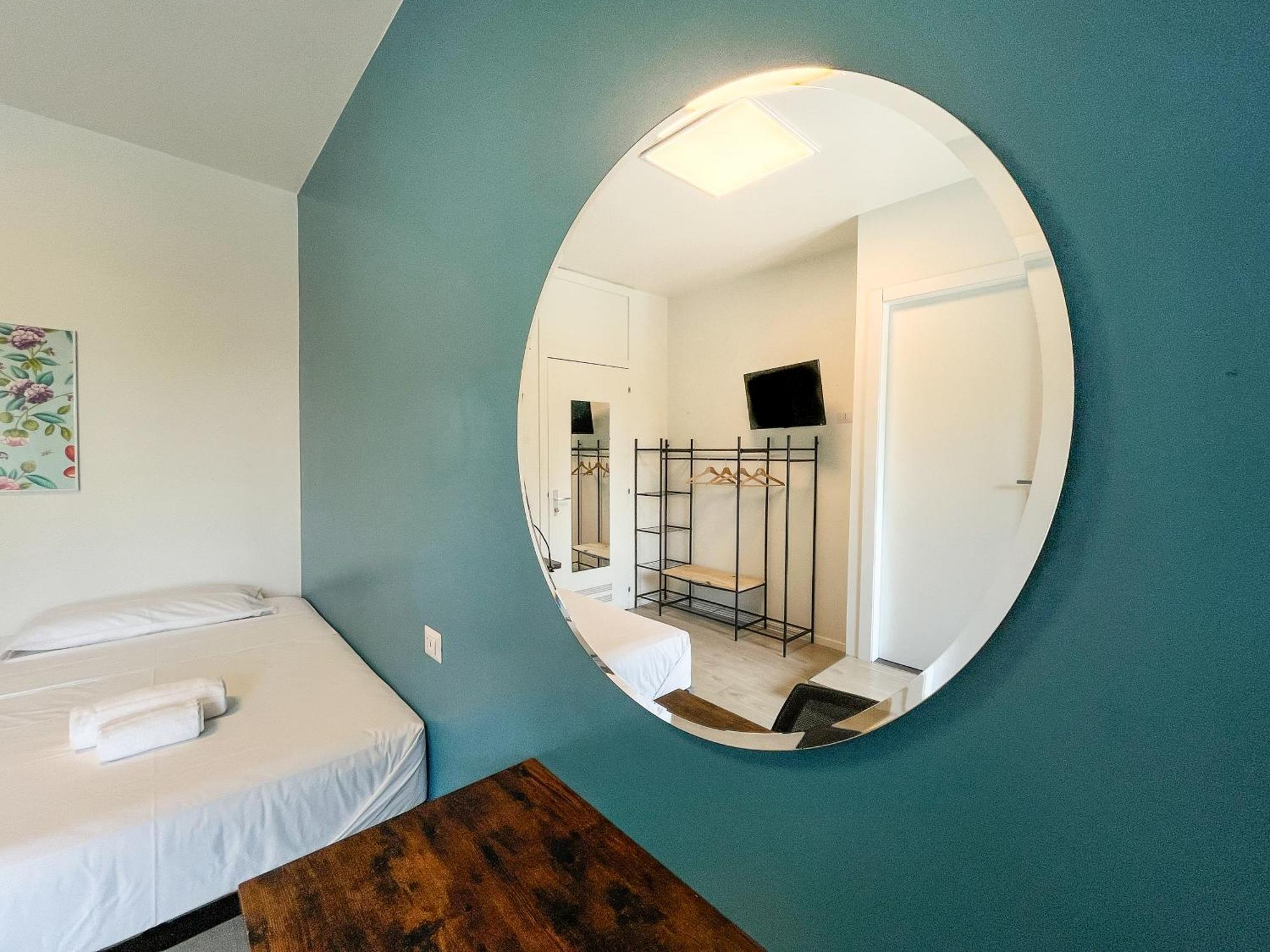Rrrapido Colorful Rooms - Assago Szoba fotó